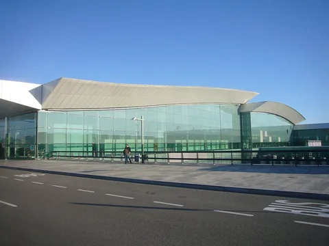Esterno del terminal 1 di Barcellona-El Prat — fotografia del 2011