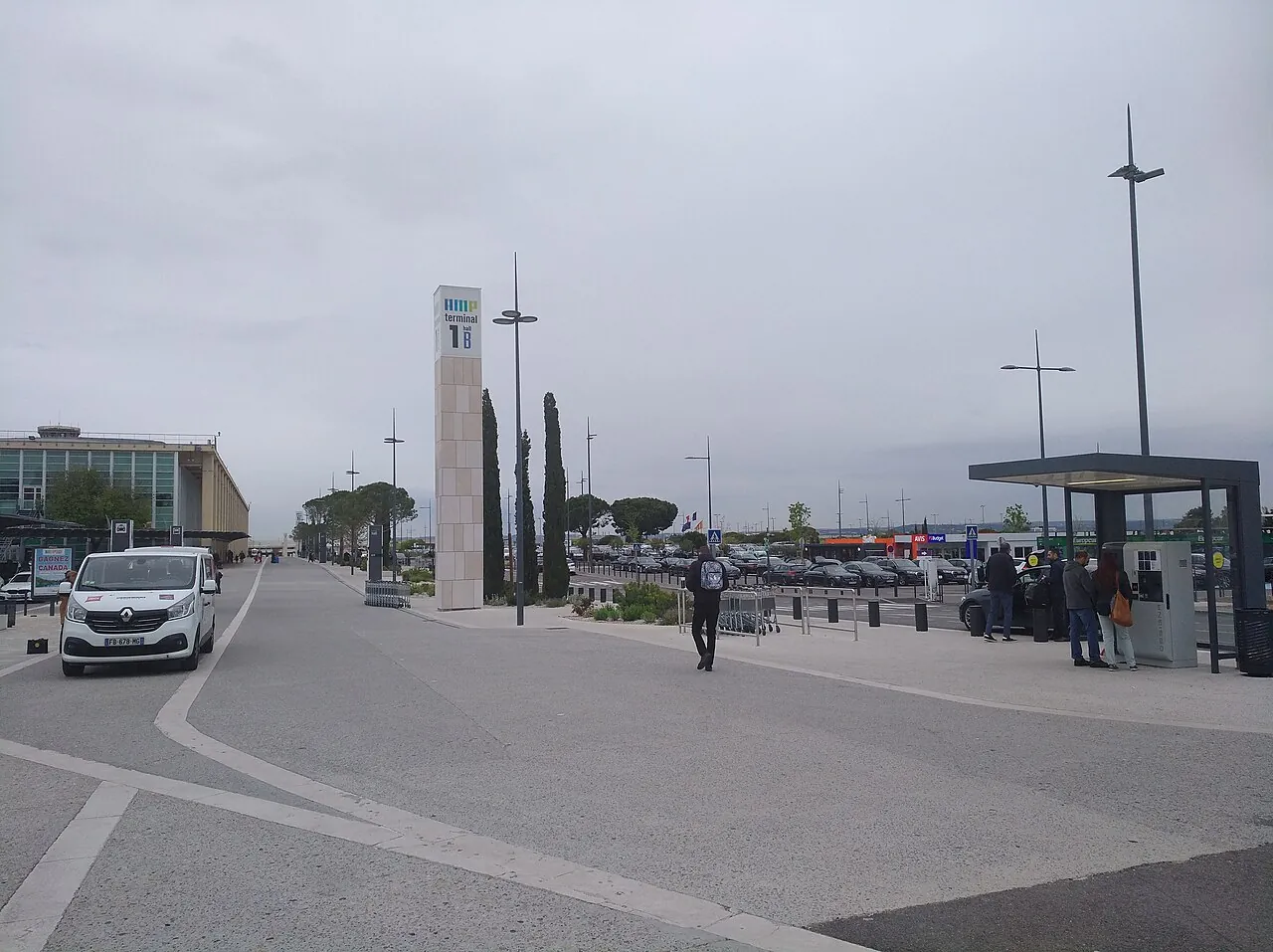 Extérieur du terminal 1B de Marseille Provence — photographie de 2019